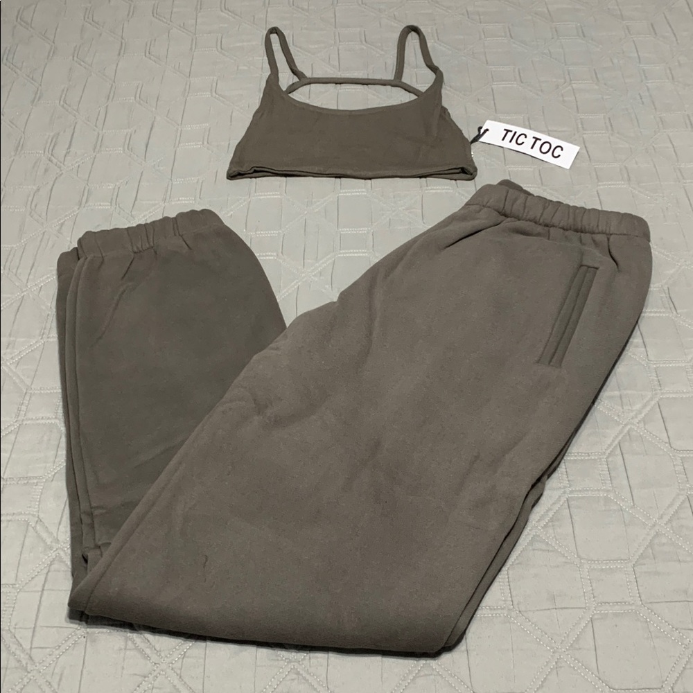 Charcoal sweatpants and matching crop top SET - Picture 2 of 7